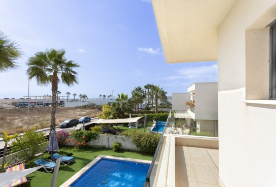 Revente - Villa - Orihuela Costa - Vistabella Golf