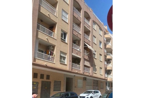 Resale - Apartment - Torrevieja - Acequion