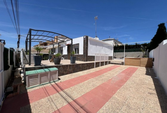 Revente - Villa - Torrevieja - Los balcones