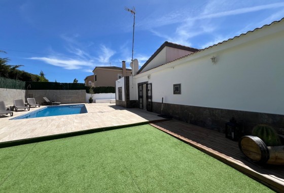 Revente - Villa - Torrevieja - Los balcones