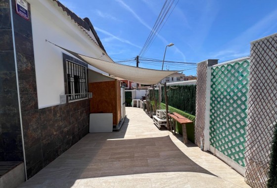 Segunda Mano - Chalet - Torrevieja - Los balcones