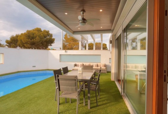 Resale - Detached Villa - Orihuela Costa - Mil Palmeras