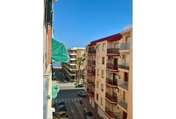 Resale - Apartment - Torrevieja - Acequion