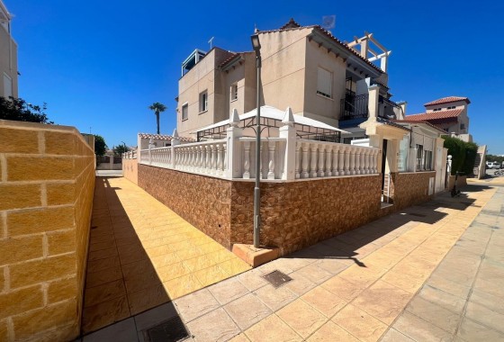 Resale - Bungalow - Orihuela Costa - Los Dolses