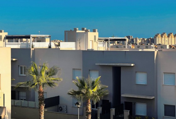 Resale - Bungalow - Torrevieja - Aguas Nuevas