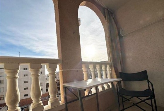 Resale - Apartment - Torrevieja - Playa del cura