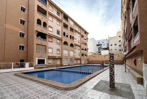 Resale - Apartment - Torrevieja - Playa del cura