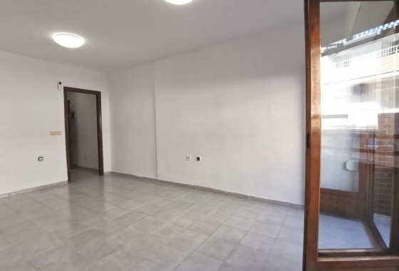 Segunda Mano - Apartamento - Torrevieja - Estacion de autobuses