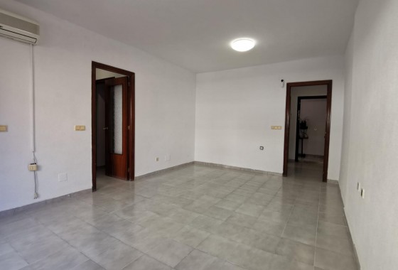 Resale - Apartment - Torrevieja - Estacion de autobuses