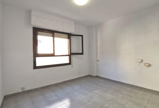 Resale - Apartment - Torrevieja - Estacion de autobuses