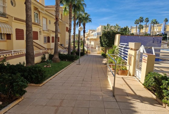 Resale - Apartment - Orihuela Costa - Campoamor