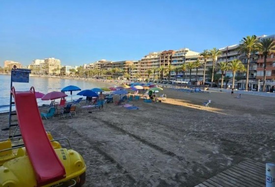 Resale - Apartment - Torrevieja - Playa del cura