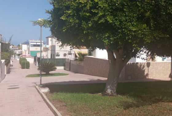 Resale - Bungalow - Torrevieja - Los altos