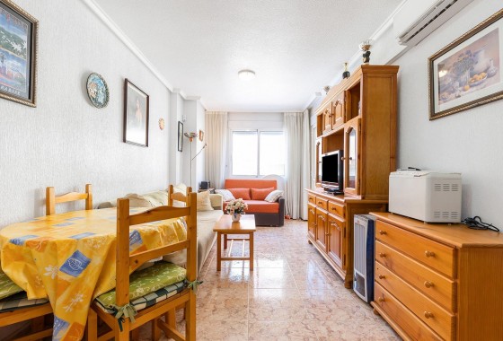 Resale - Apartment - Torrevieja - Playa de los locos