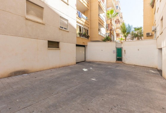 Resale - Apartment - Torrevieja - Playa de los locos