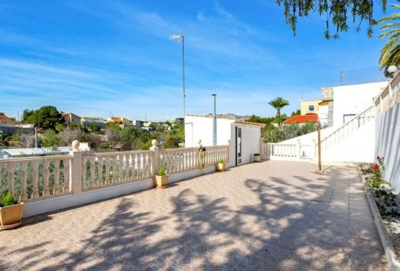 Resale - Detached Villa - Albatera