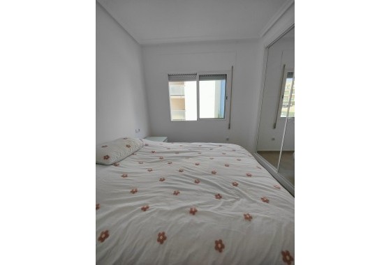 Resale - Apartment - Orihuela Costa - Campoamor