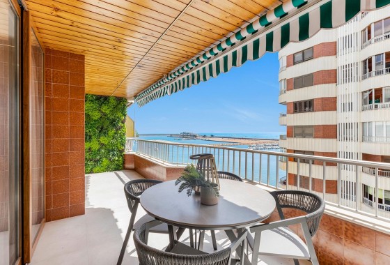 Resale - Apartment - Torrevieja - Acequion