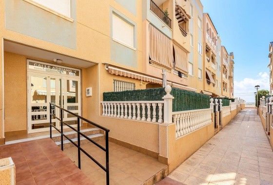 Resale - Apartment - Torrevieja - La Mata pueblo