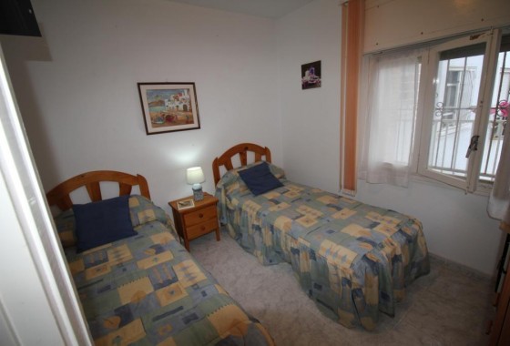 Resale - Apartment - Torrevieja - Paseo maritimo