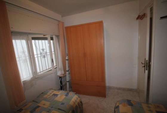 Resale - Apartment - Torrevieja - Paseo maritimo