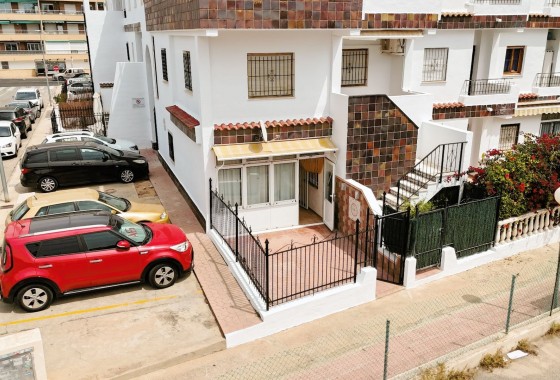 Resale - Bungalow - Orihuela Costa - Punta Prima