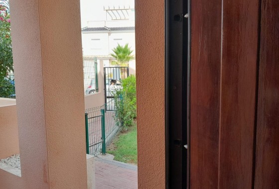 Resale - Bungalow - Torrevieja - Los altos