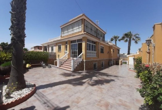 Segunda Mano - Chalet - Torrevieja - Aguas nuevas 1