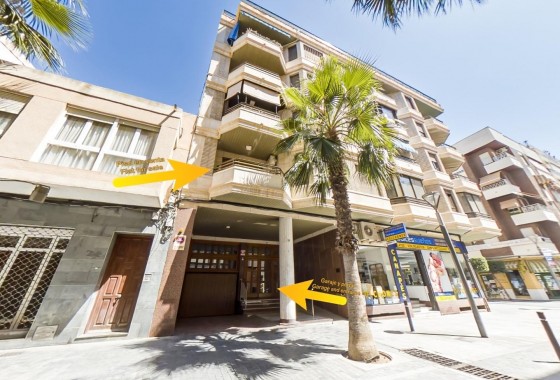 Resale - Apartment - Torrevieja - Puerto