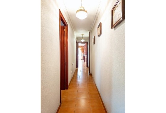 Resale - Apartment - Torrevieja - Puerto