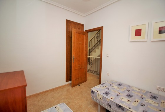 Resale - Townhouse - Villamartin