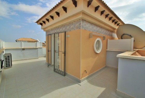 Resale - Townhouse - Villamartin