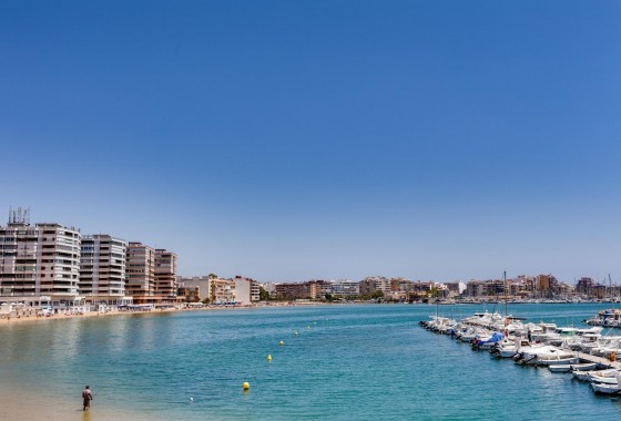 Resale - Apartment - Torrevieja - Acequion