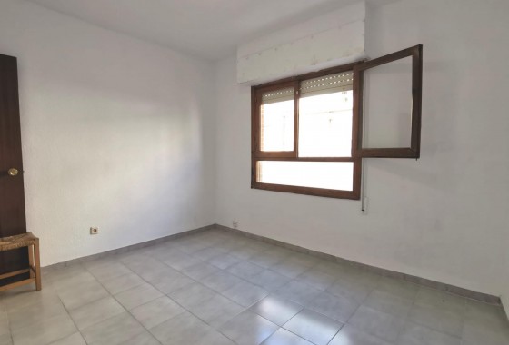 Resale - Apartment - Torrevieja - Estacion de autobuses