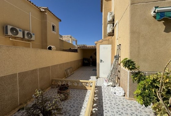 Resale - Detached Villa - Torrevieja