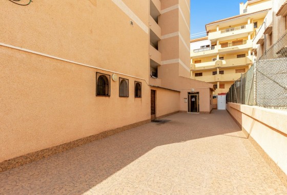 Resale - Apartment - Torrevieja - La Mata