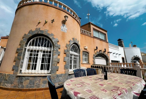 Resale - Semi-Detached Villa - Orihuela Costa - Playa Flamenca