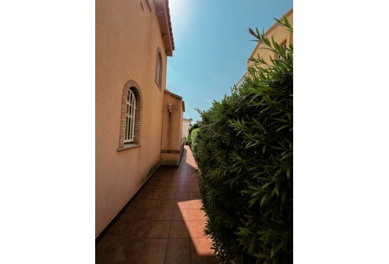 Resale - Semi-Detached Villa - Orihuela Costa - Playa Flamenca