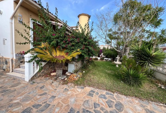 Resale - Detached Villa - Orihuela Costa - Punta Prima