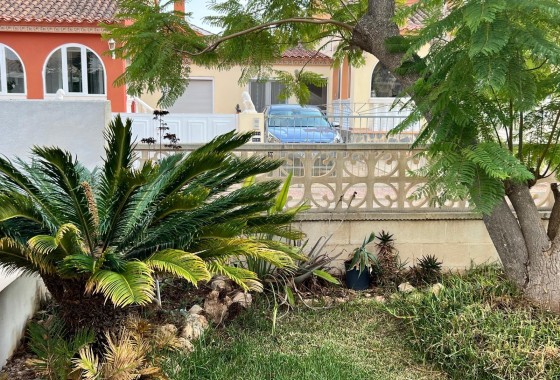 Resale - Detached Villa - Orihuela Costa - Punta Prima