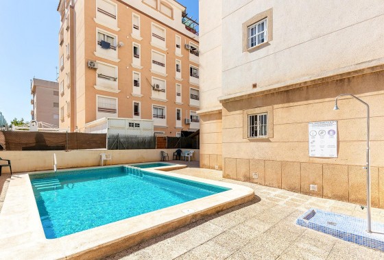 Resale - Apartment - Torrevieja - Calas blanca