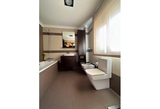 Resale - Apartment - Torrevieja - Centro