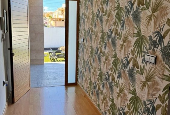 Resale - Detached Villa - Torrevieja