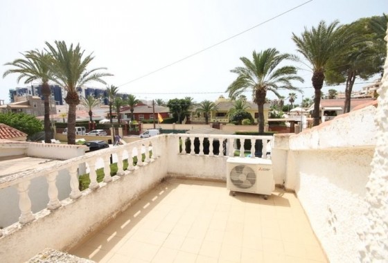 Resale - Semi-Detached Villa - Orihuela Costa - Punta Prima