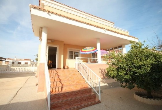 Revente - Villa - Torrevieja - Aguas Nuevas