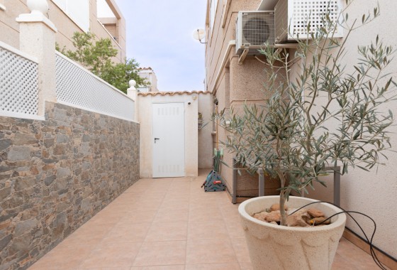 Resale - Apartment - Torrevieja - Aguas Nuevas