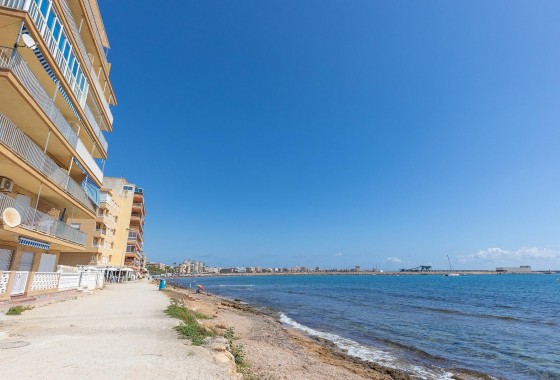 Resale - Apartment - Torrevieja - Playa de los Naufragos