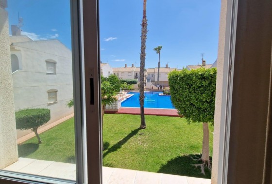 Resale - Bungalow - Torrevieja - Aguas nuevas 1