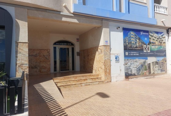 Resale - Apartment - Torrevieja - Playa de los Locos