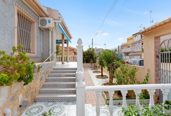 Revente - Villa - Torrevieja - Nueva Torrevieja